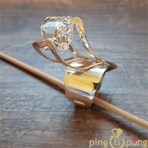 Collection Twist : bague en Swarovski® et argent de OSTROWSKI Design