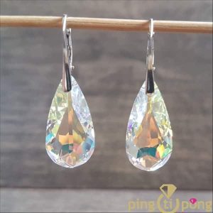 Boucles d&rsquo;oreilles « Larmes » en argent et cristal couleur aurore boréale de SPARK