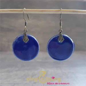 Boucles d&rsquo;oreilles en céramique émaillée bleu marine Christine ALLOING