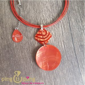 Collier Anna en nacre, cuir et résine capucine de La Petite Sardine