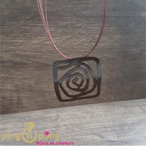 Collier laqué spirale marron