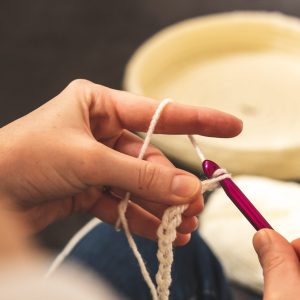 Venez découvrir les bases du crochet