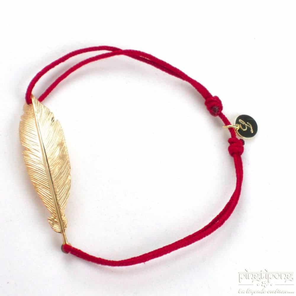 Bracelet plume vermeil et fil de coton rouge – bijoux L&rsquo;AVARE